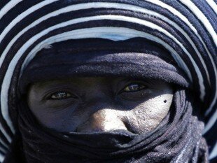 Туареги продолжают требовать автономию в составе Малийского государства.