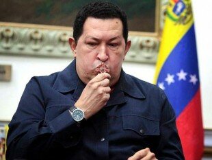 Венесуэльские мультипликаторы как будто убеждают зрителей: Уго Чавес сейчас находится в другом измерении, но и там не забывает про свой народ