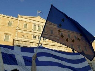 Греция уже неоднократно заявляла, что не имеет достаточно средств для оплаты кредитов, о нехватке наличных средств власти сообщили ещё в апреле.
